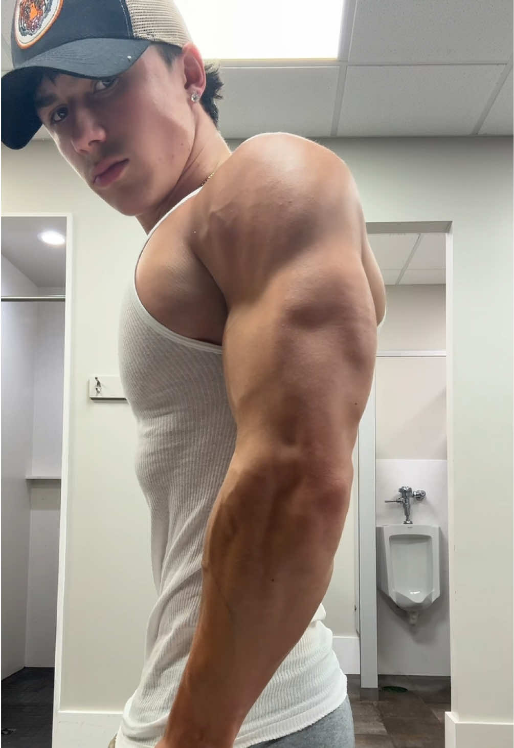 @d33jaee_lifts
