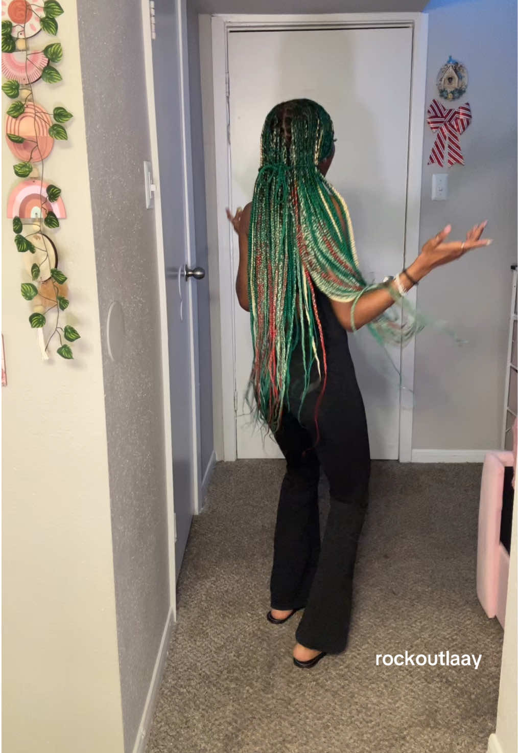 @rockoutlaay