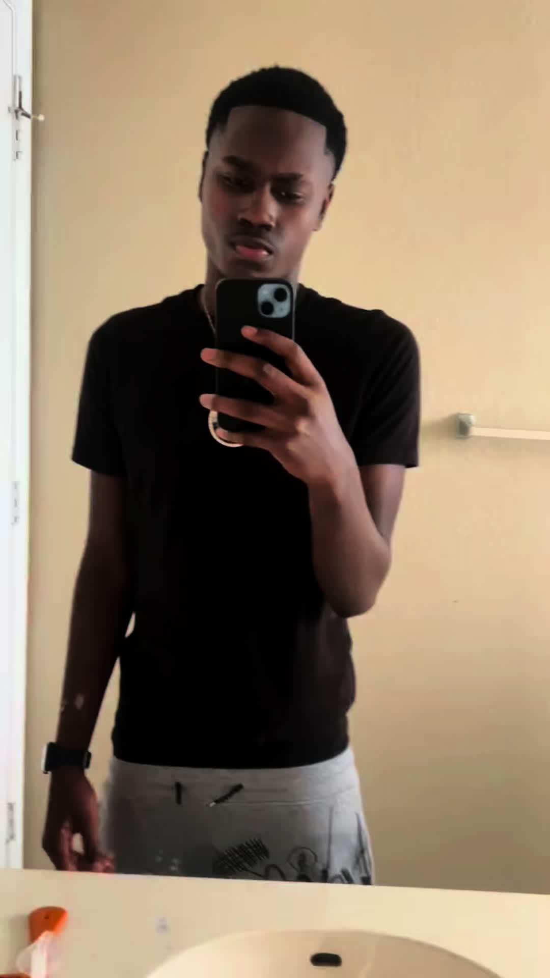 @_.conxzz