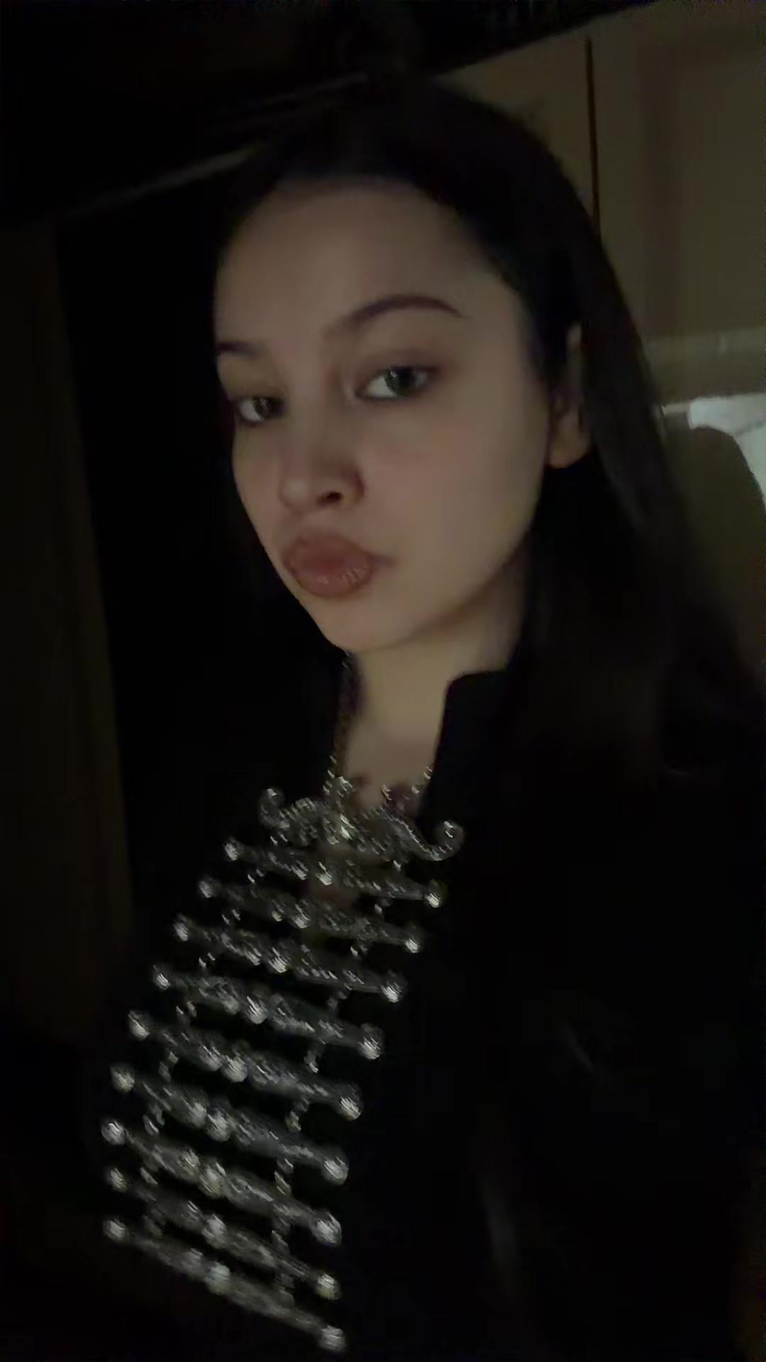 @Nialamazia