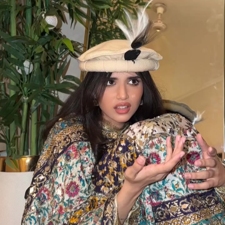 @(𝙬𝙝𝙮𝙖𝙡𝙬𝙖𝙮𝙨_اقصیٰ✯🥴•°