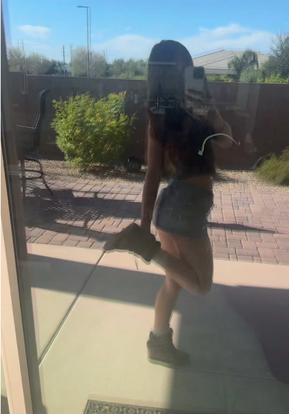 @bella