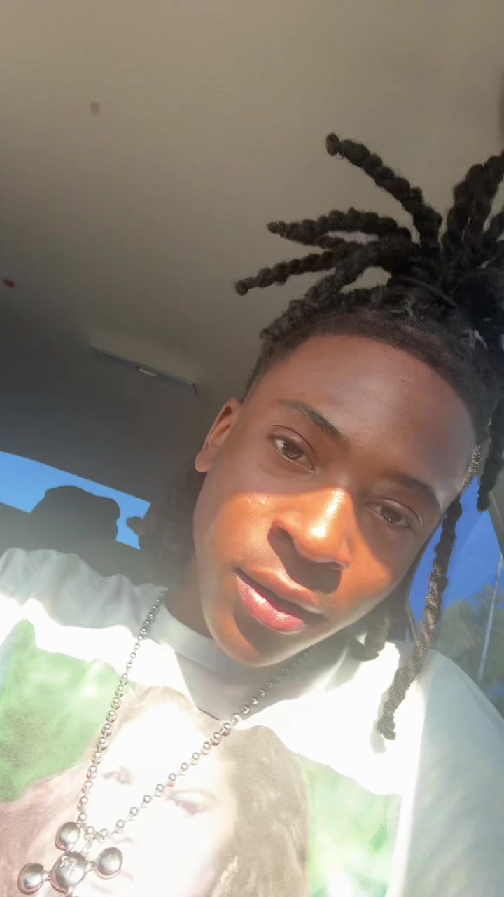 @🧍🏾&zwj;♂️