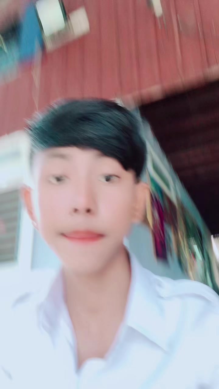 @បុរសល្អជាងគេលើលោកគឺបងត្រា😕
