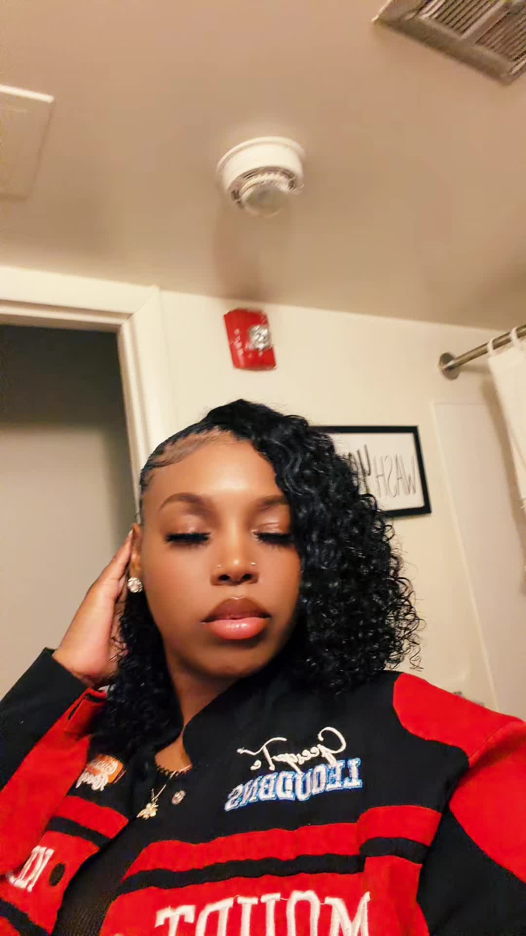 @SheTinkUnique🌻