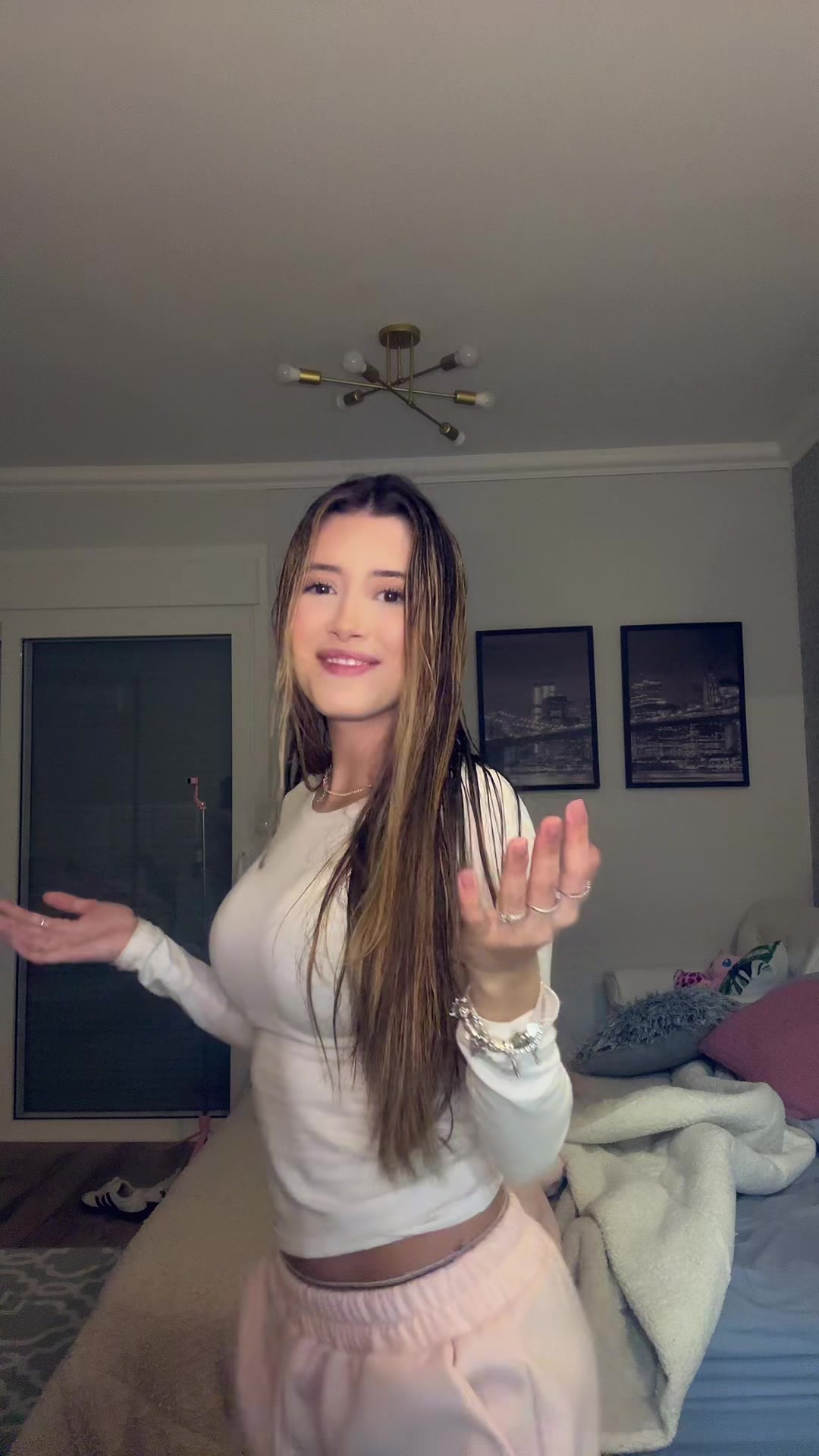 @laura