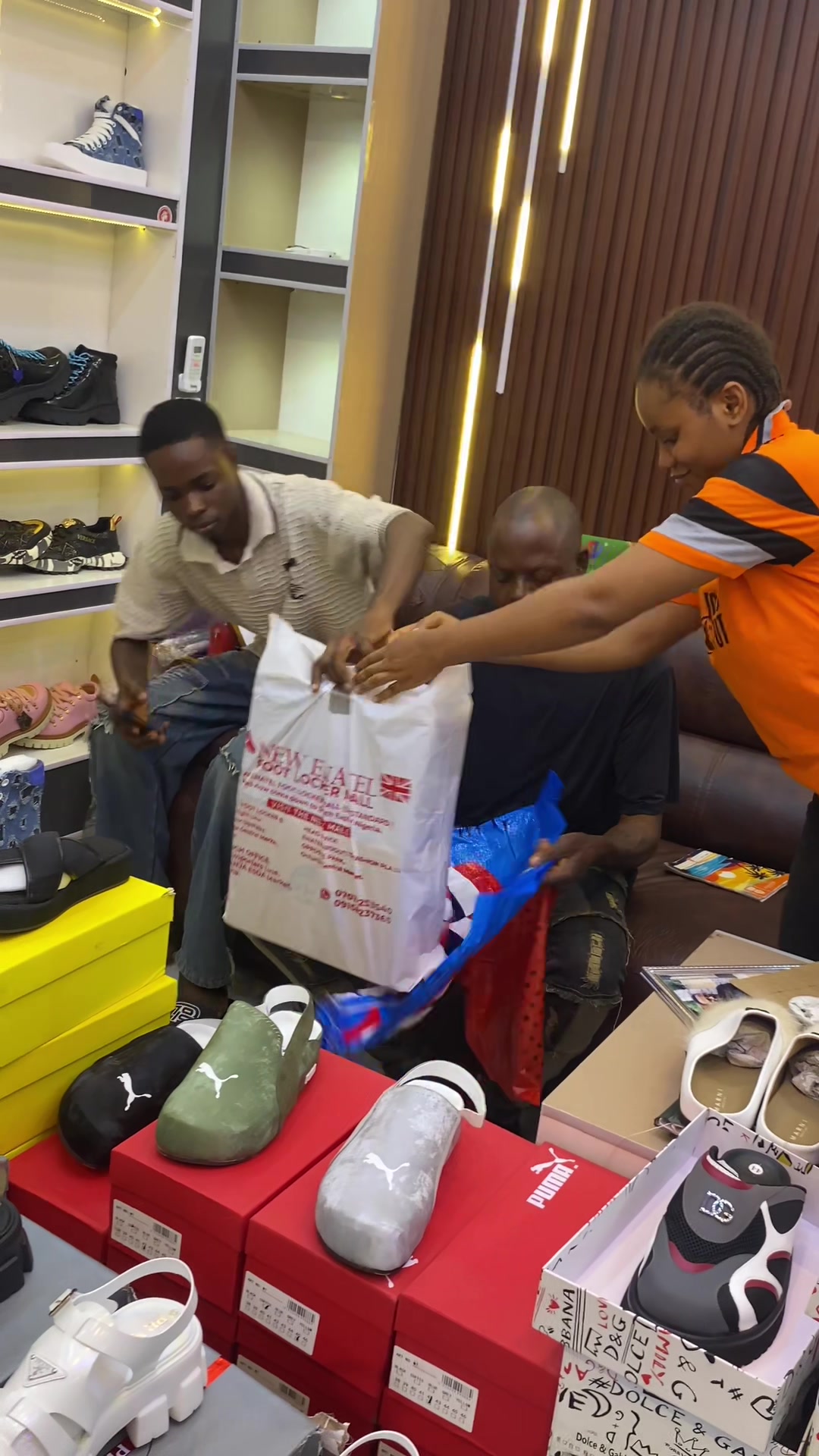 @Enatel Foot Locker