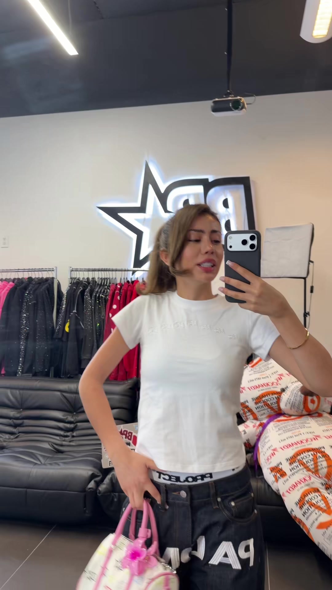 @Alo