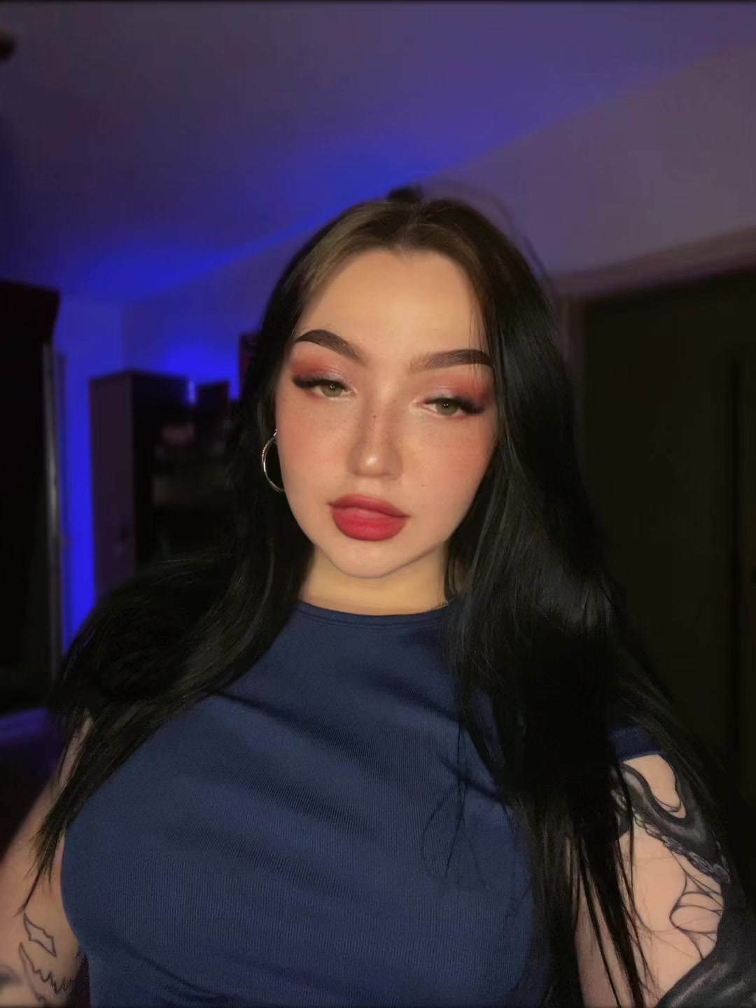 @...