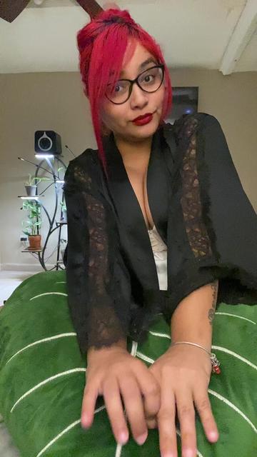 @La_rojita_🍒🤓