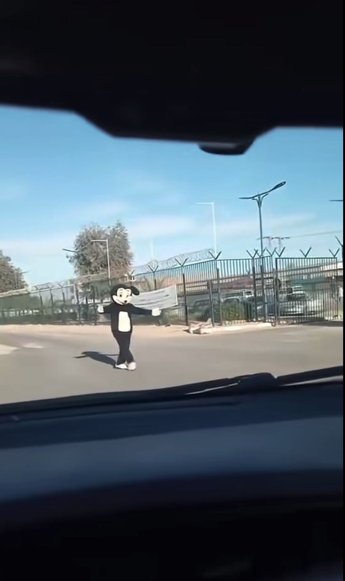 @H k