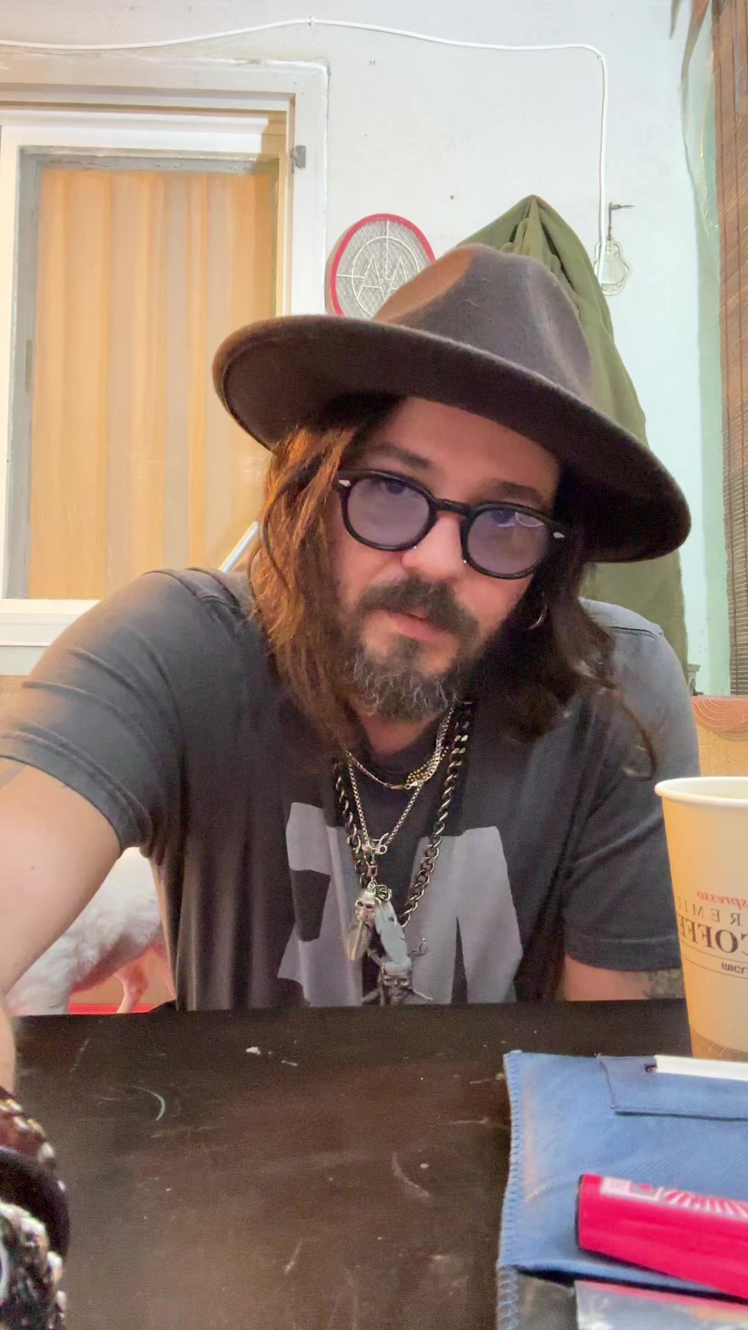 @Hollywoodjohnnydepp