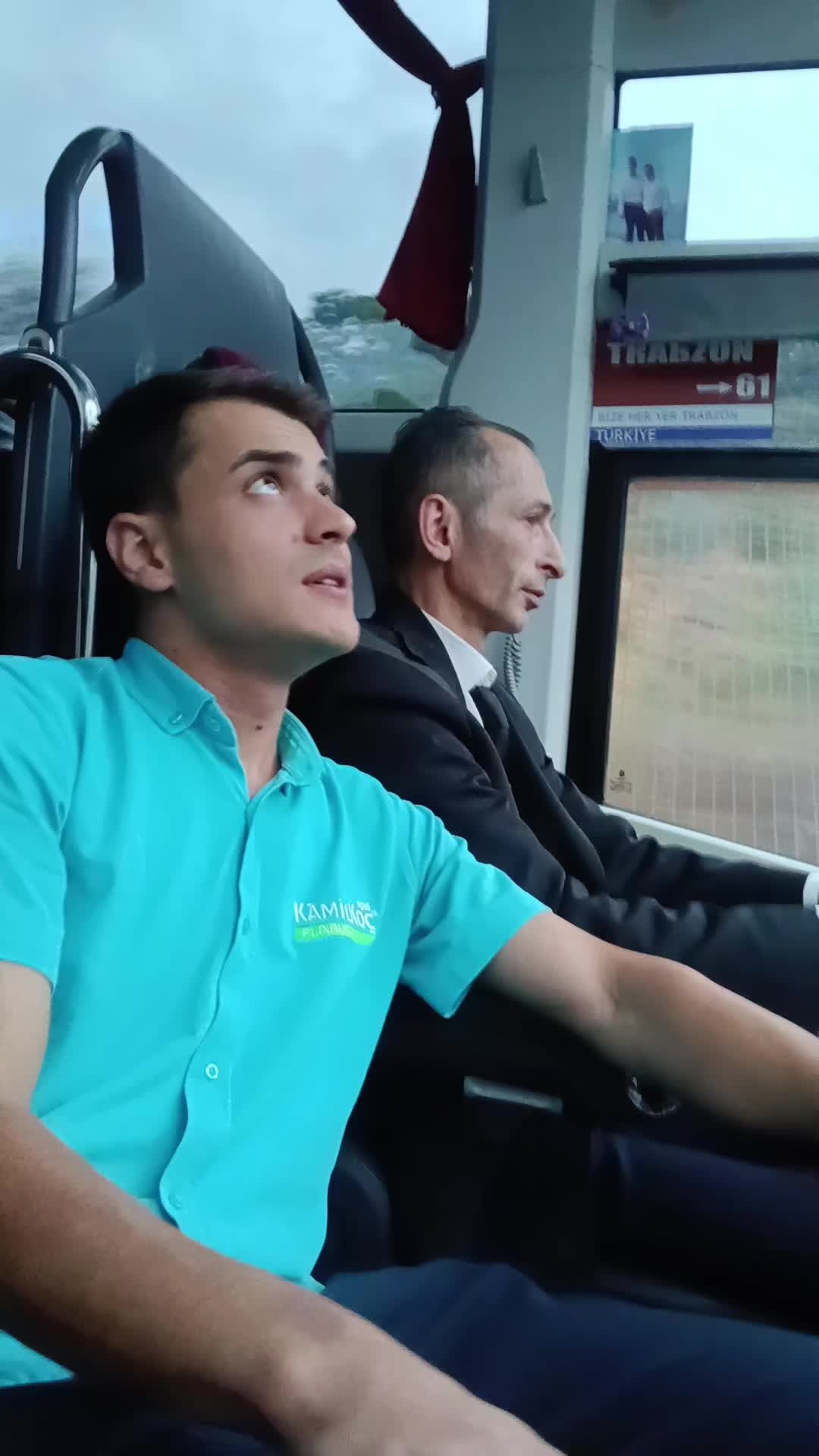 @( espiyeli genç kaptan )