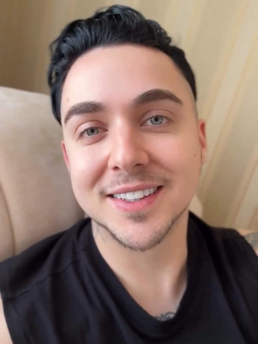 @MÉLOVIN💫info
