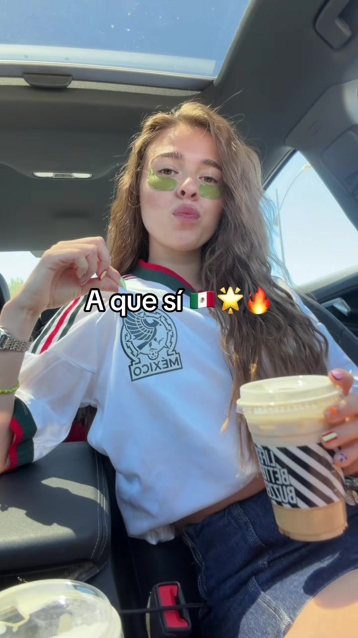 @Samyca_