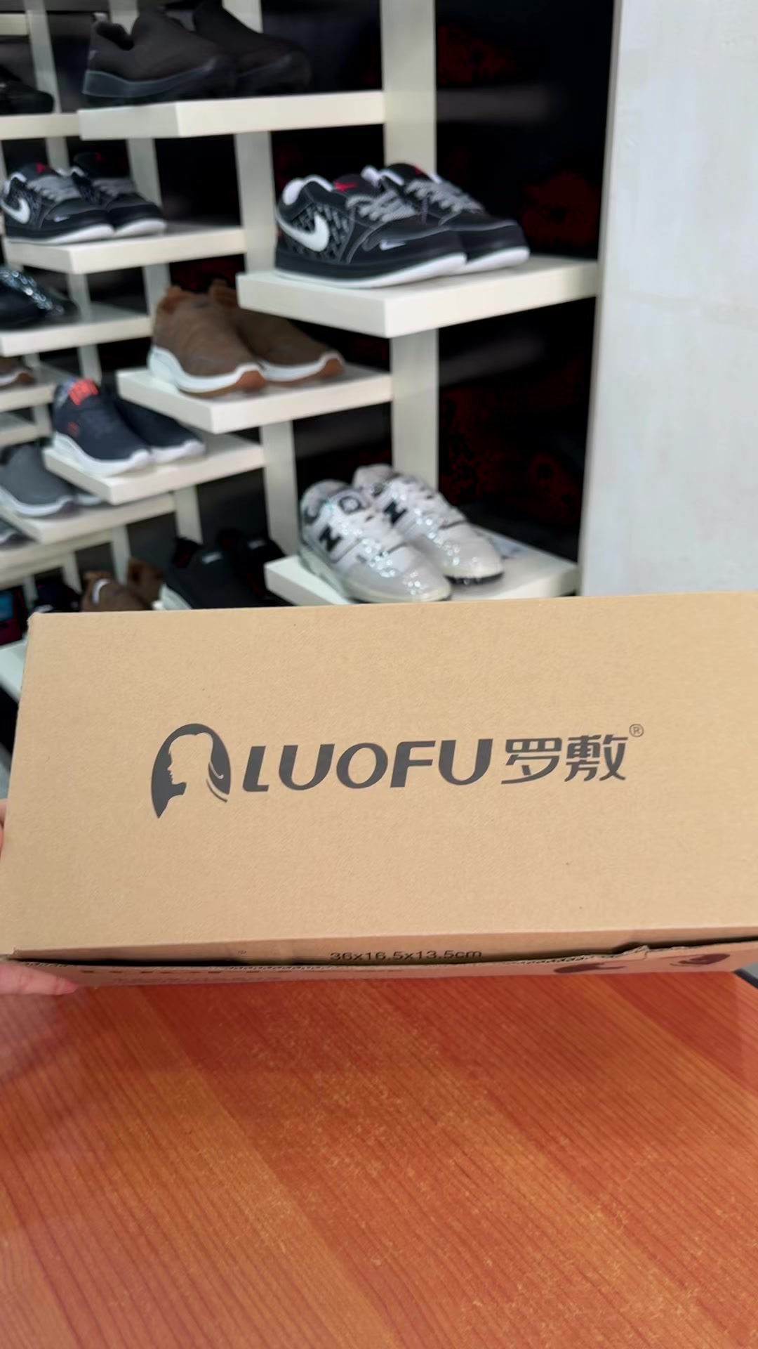 @Cherry Shoe Store