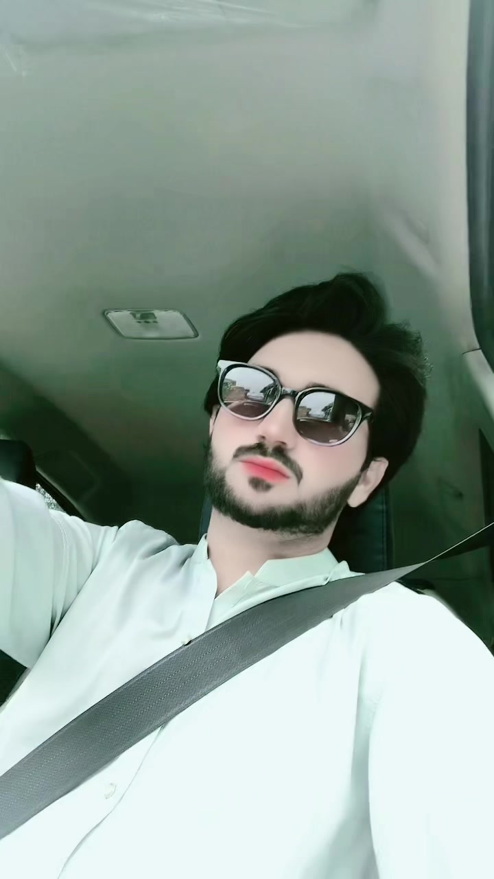 @اجنبی سہ لڑکا😷