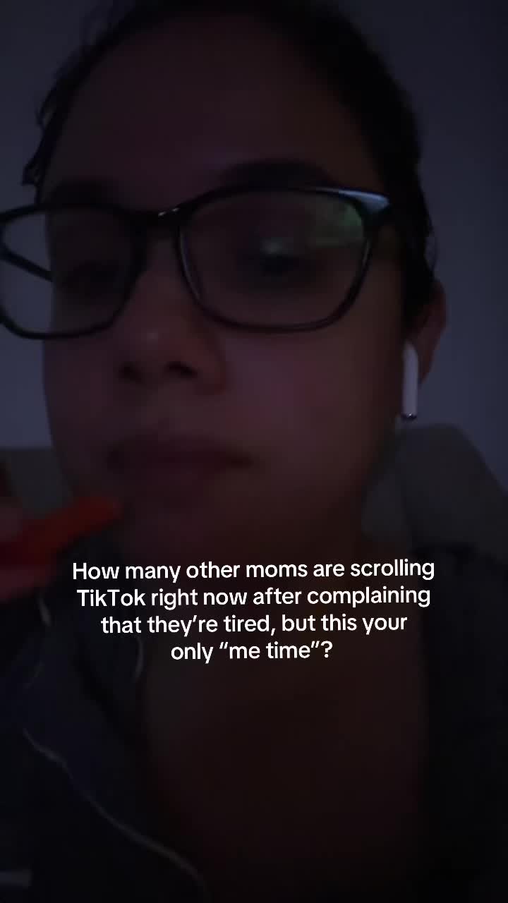 @Xochitl | Latina Creator