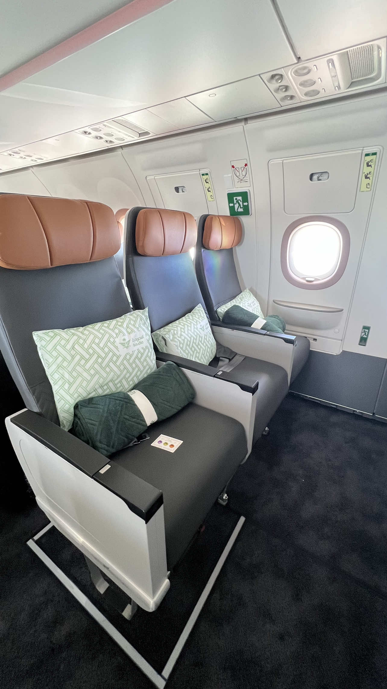 @عثمان  الملحم ✈️💳
