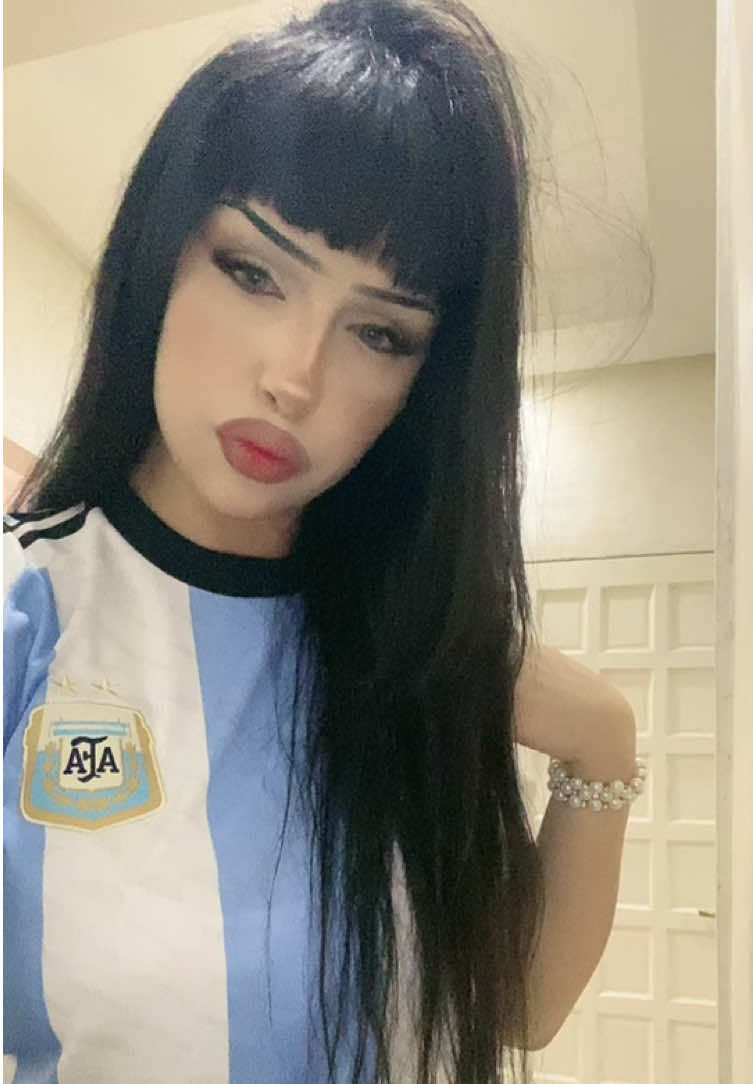 @Aïcha🦇