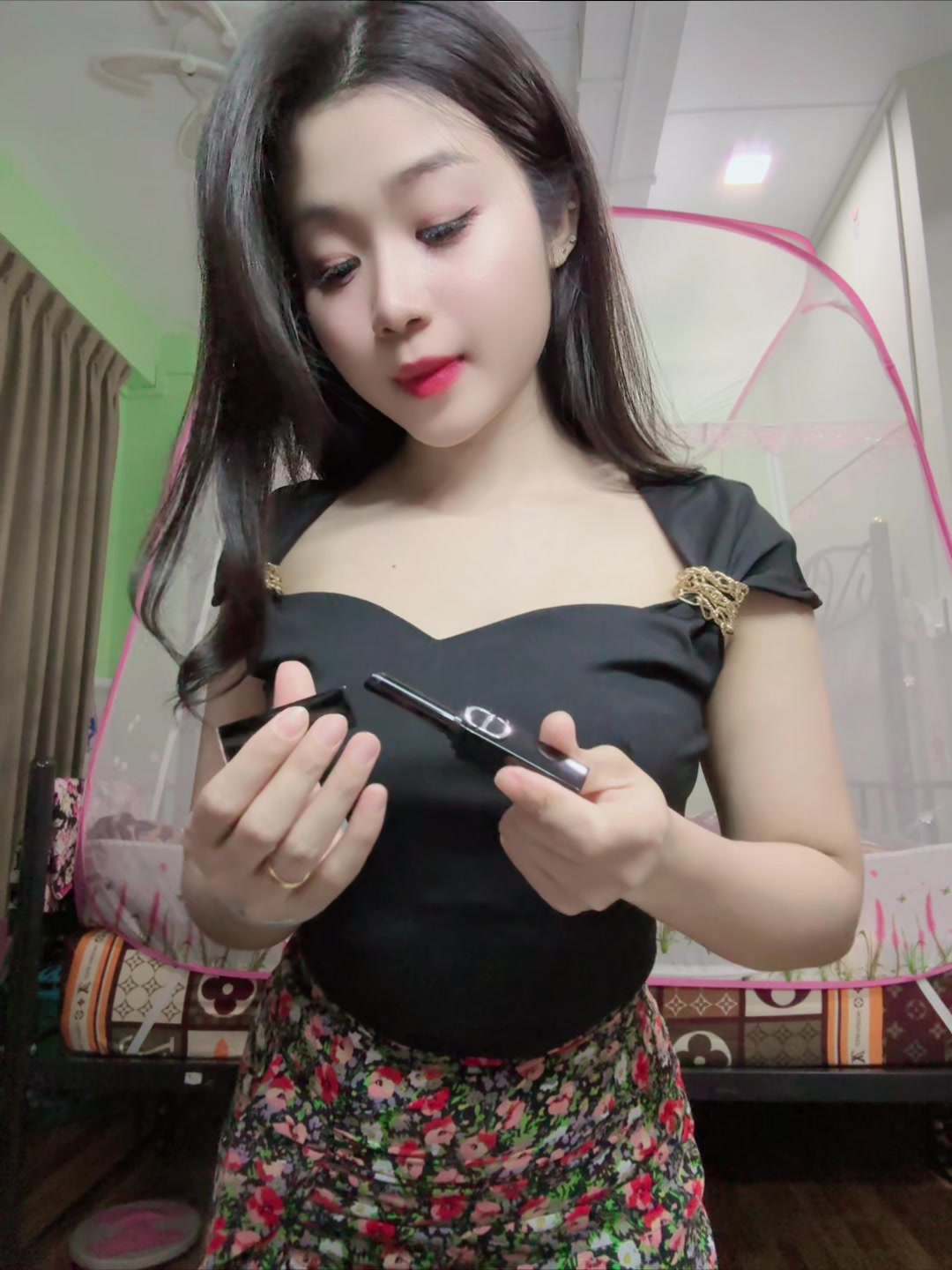 @yOOnkHIn LAY