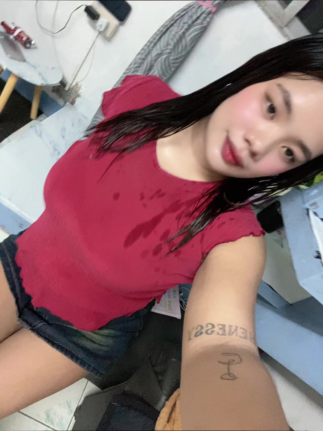 @Ella 🦋