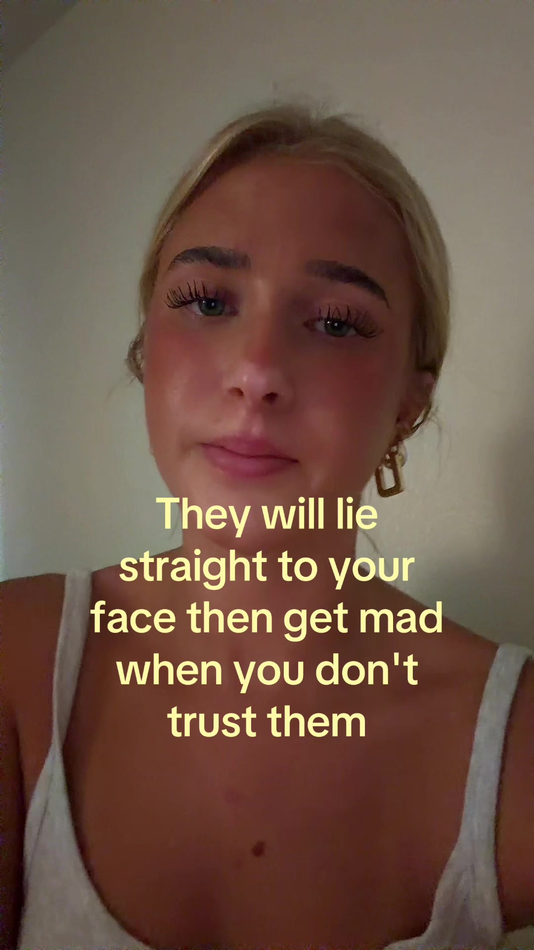 @theelliebarker