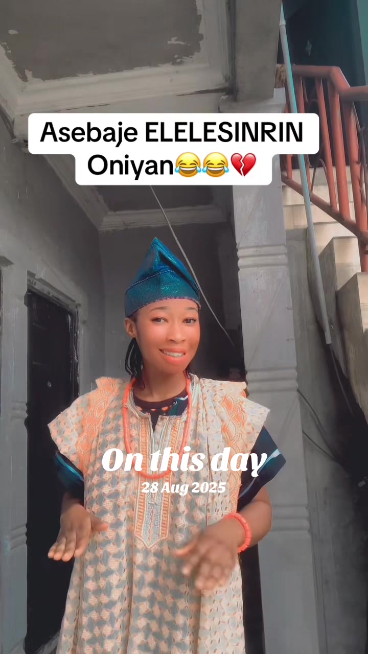 @AYOMIDEY THEEKITIGIRL 🤡