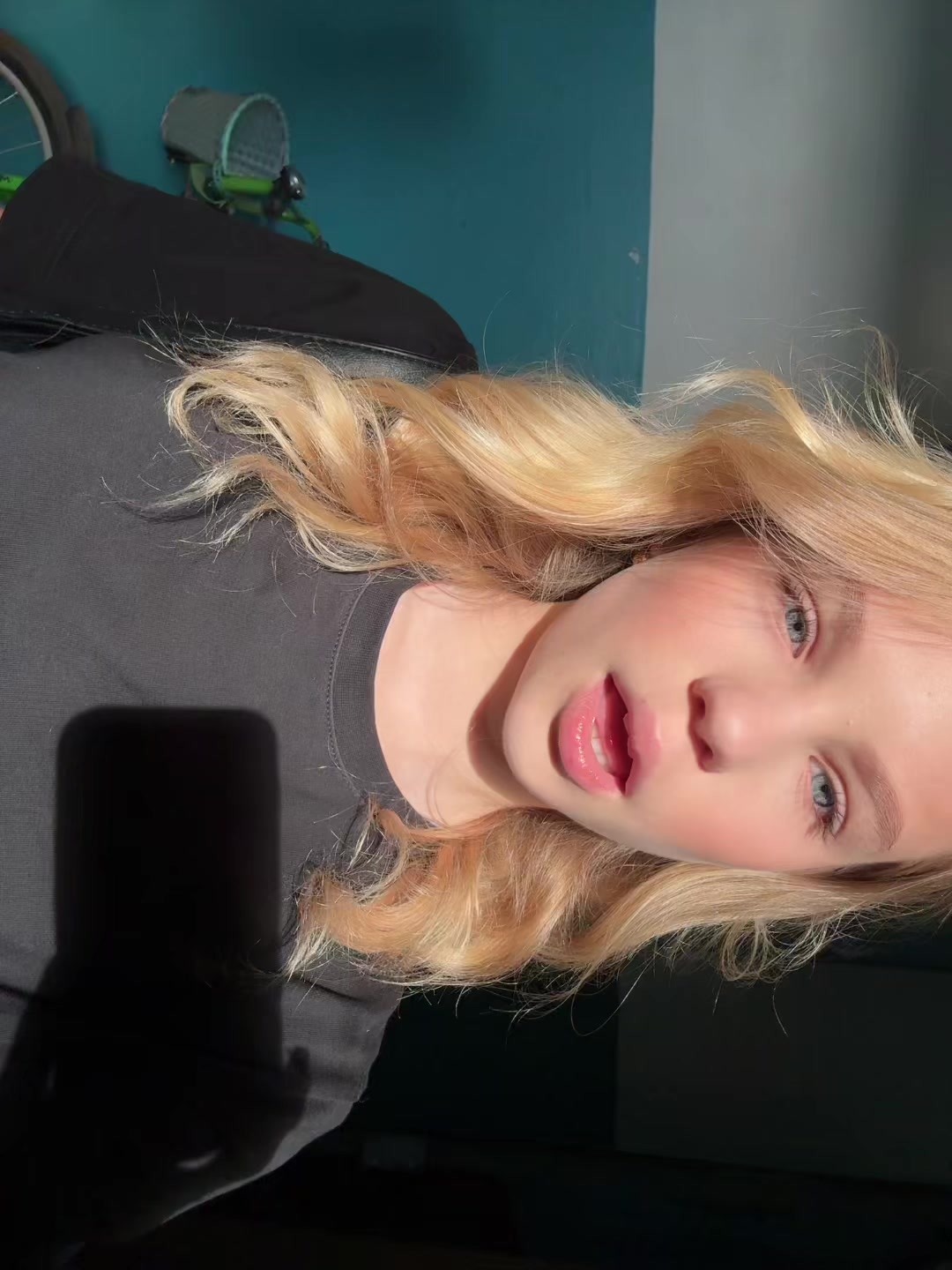 @сашка🍸🖤