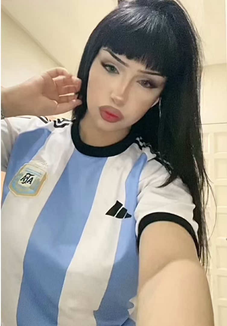 @Aïcha🦇