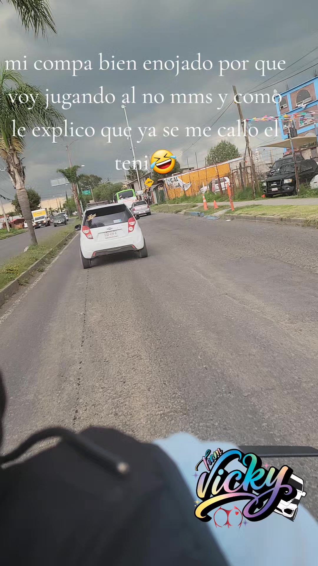 @la vicky 😎