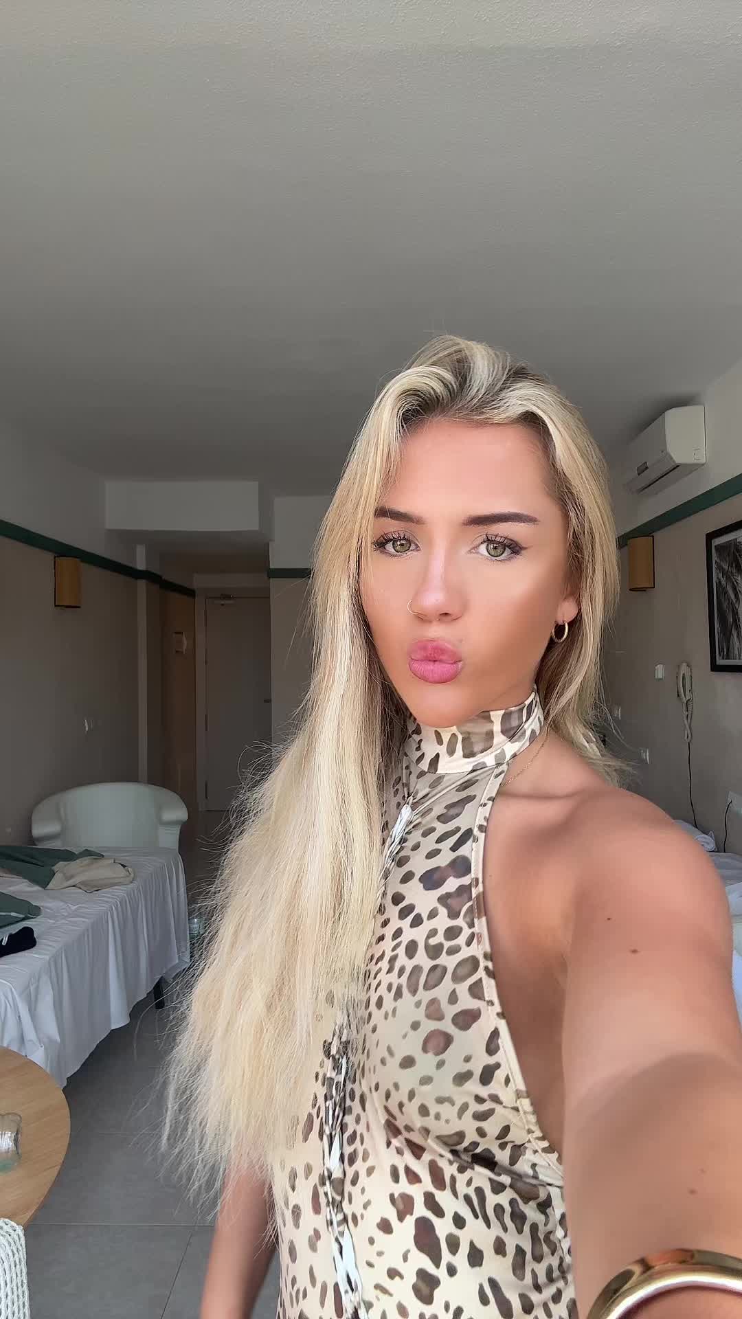 @Izzy🐆