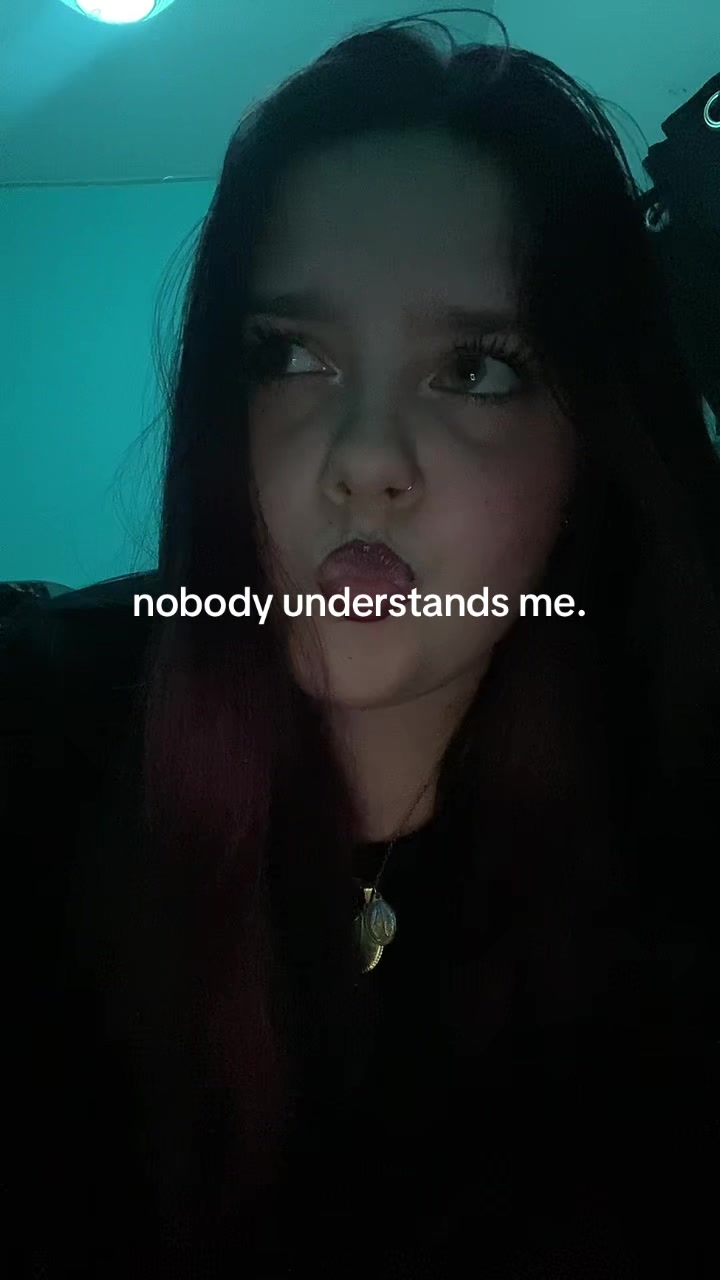 @k̸e̸l̸l̸y̸