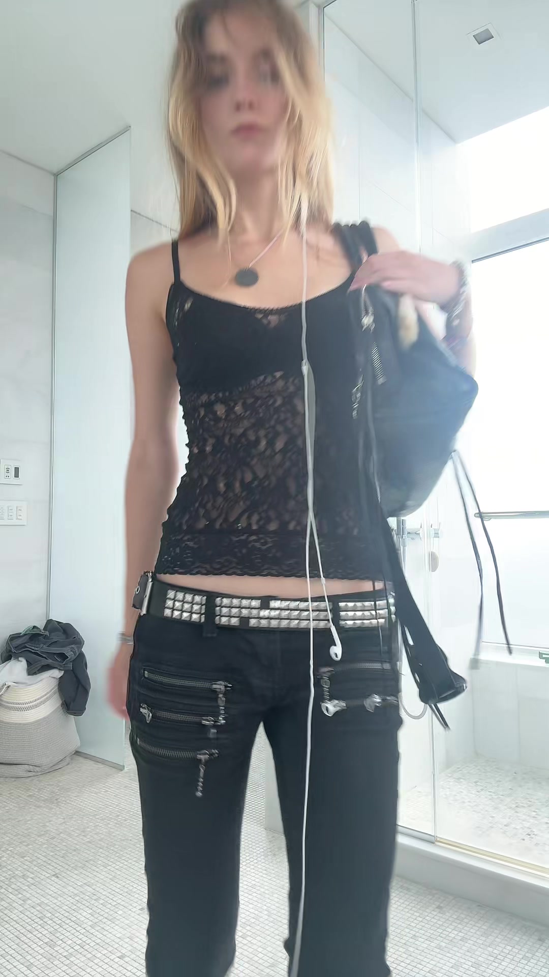 @elladaveyyyy