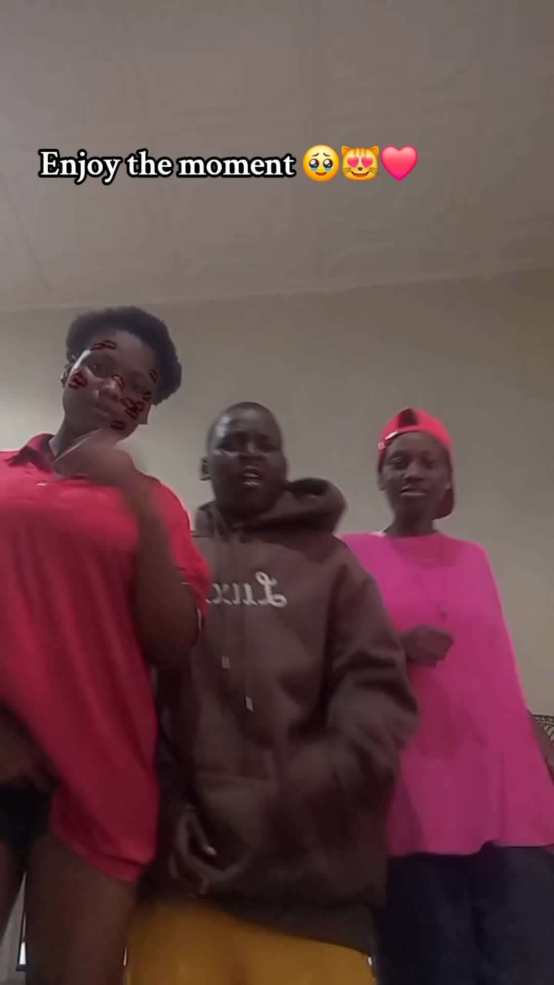 @🚶🏾♀️