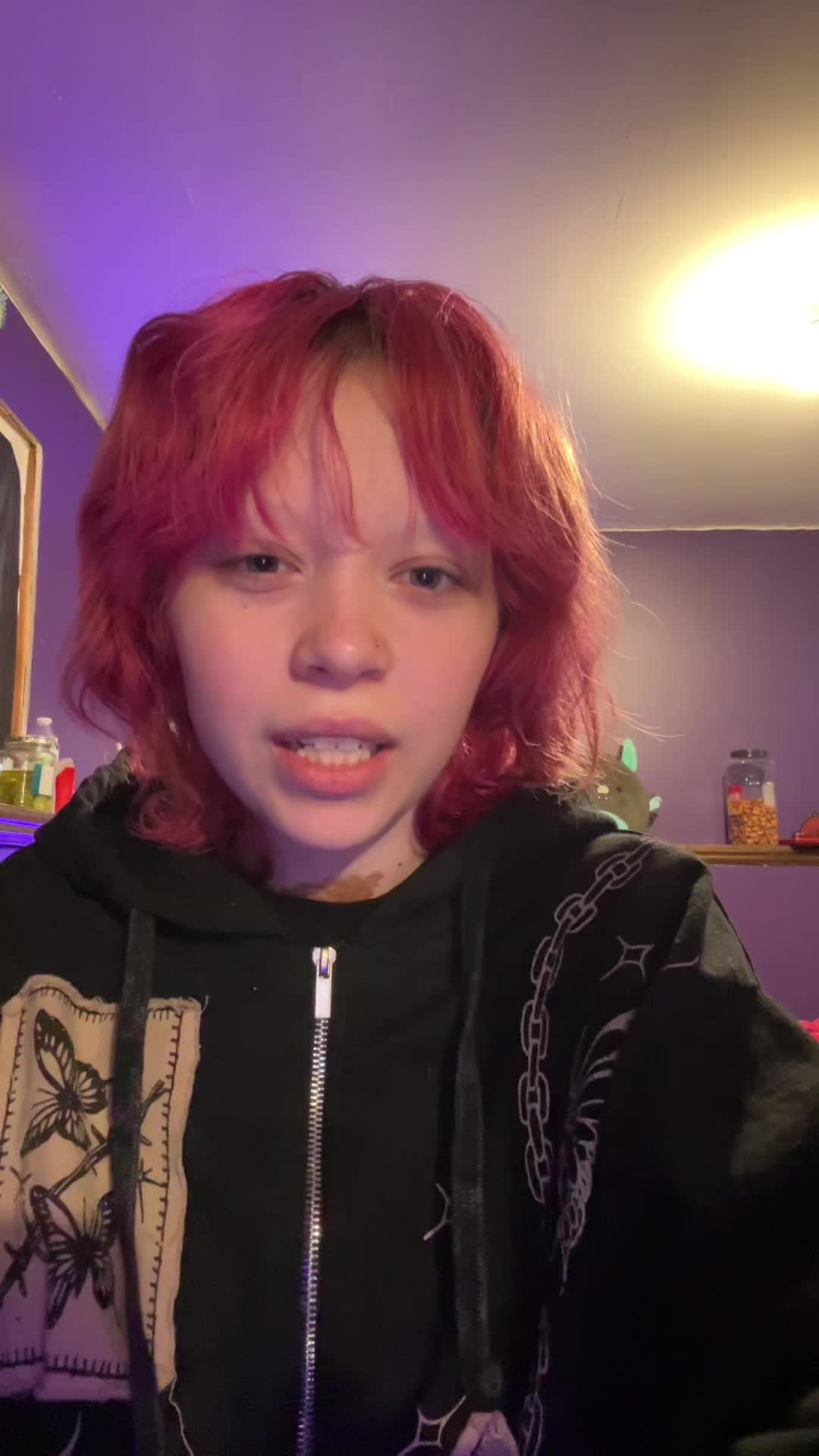 @Aaron 💜🩸