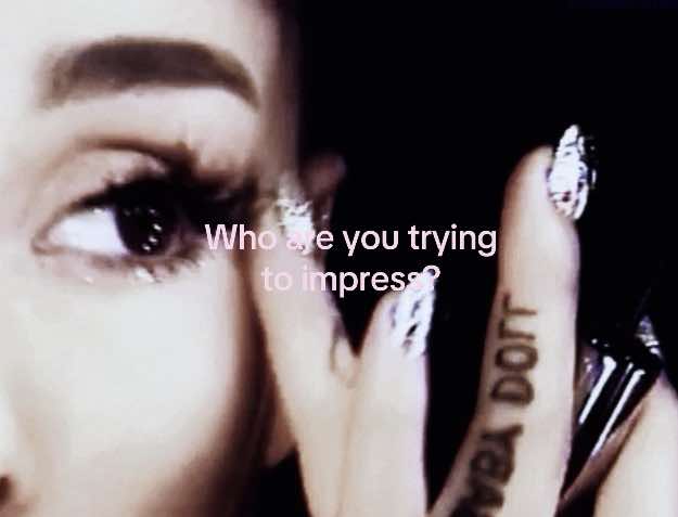 @ℰ