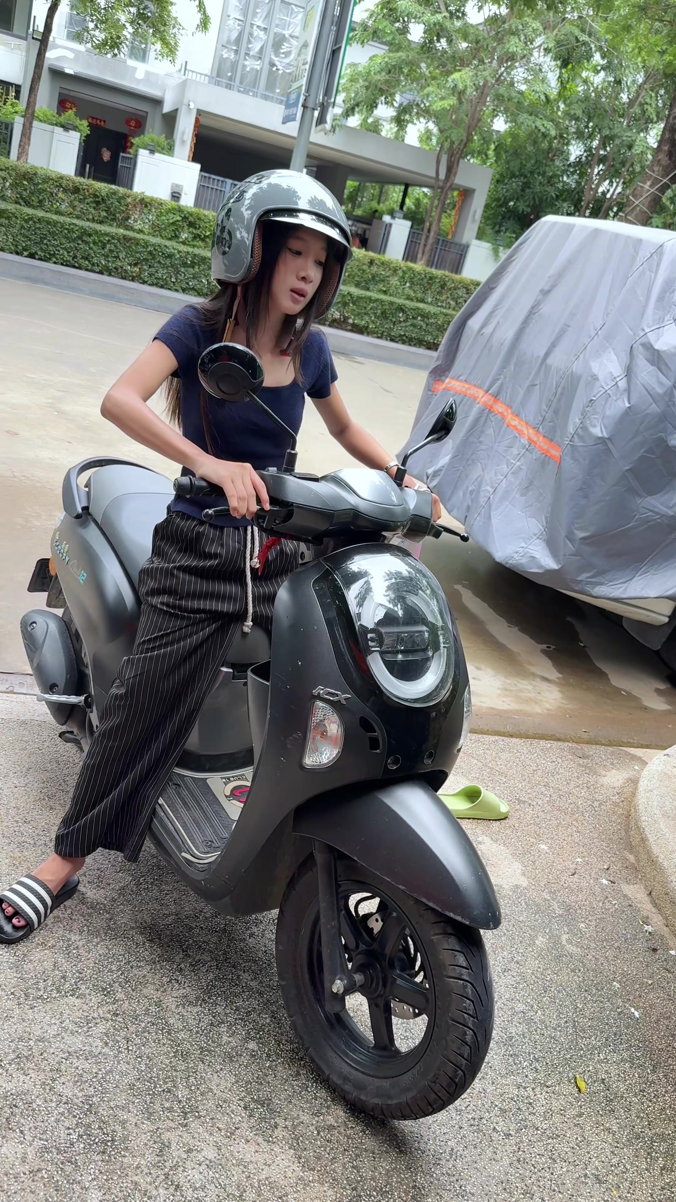 @កុយ-official
