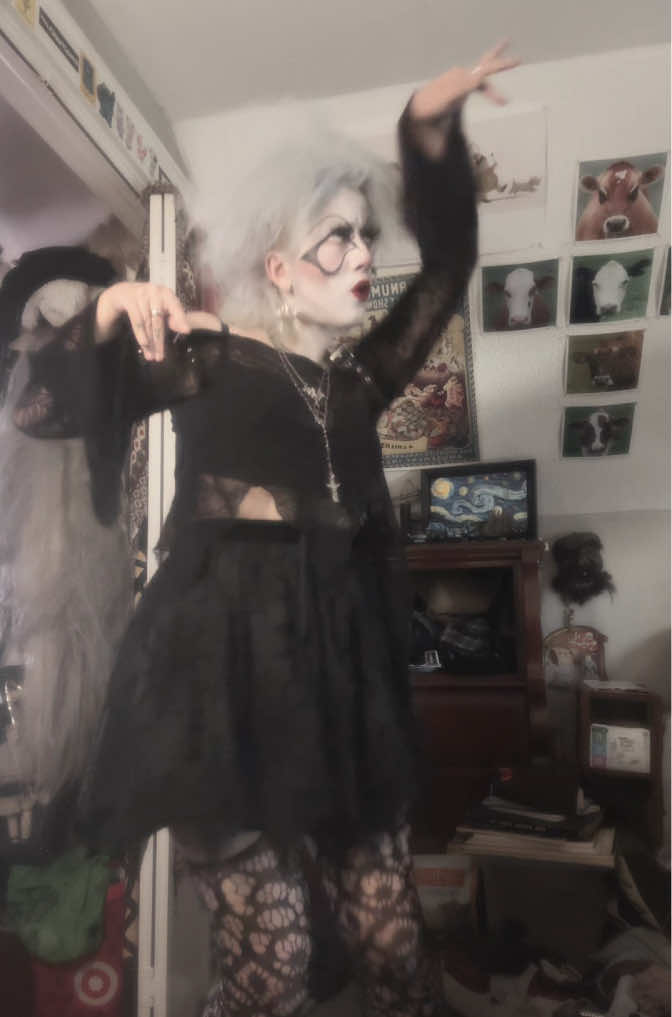 @dollygoth666