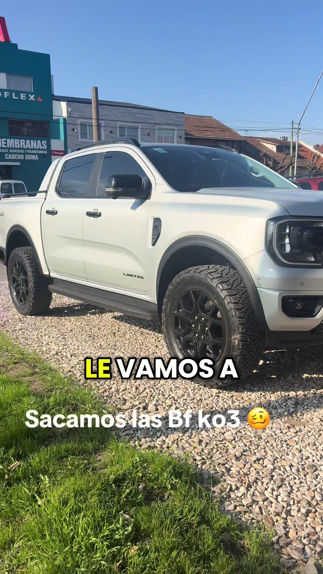 @Los Viejos Gomeria