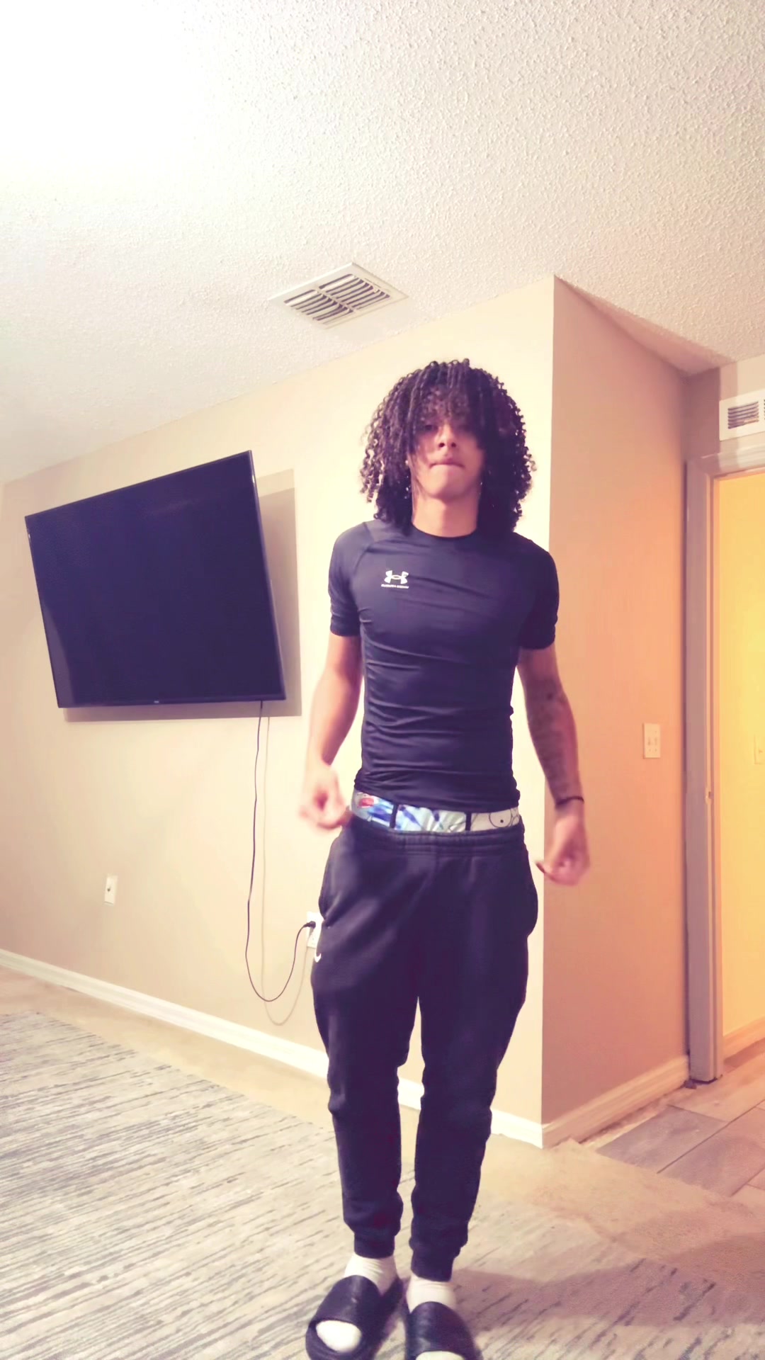 @🏚️