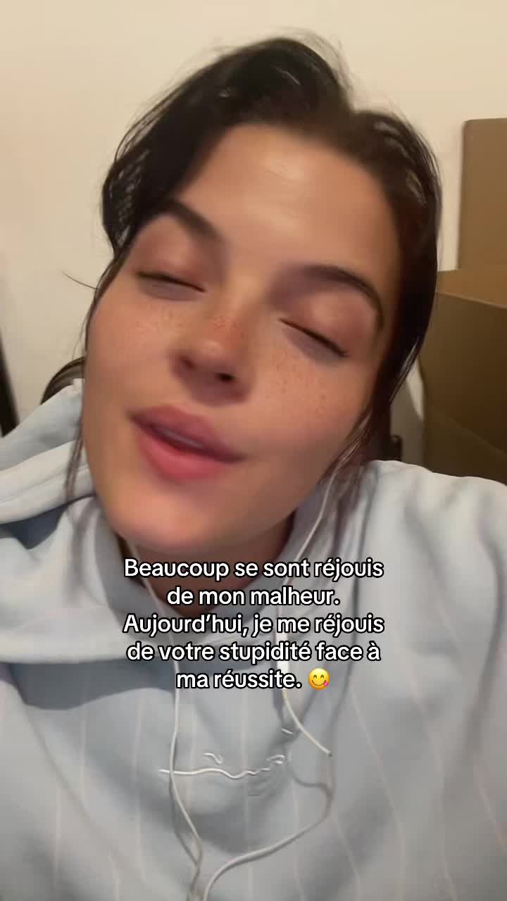 @Louloutte🙃🖕
