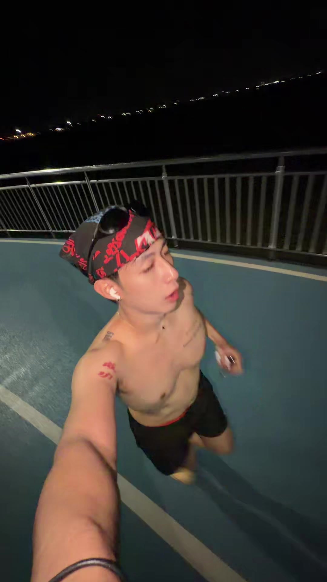@Banktnkk