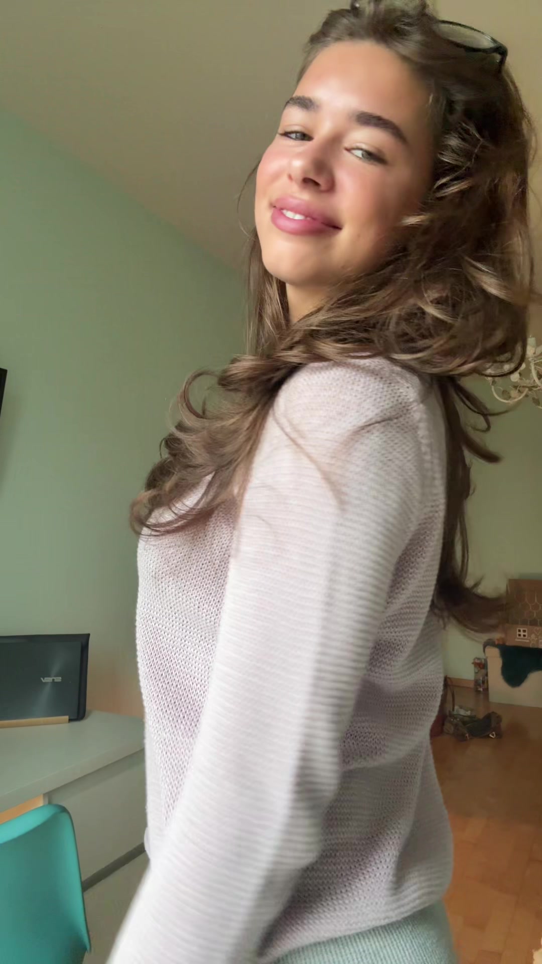 @Elisa