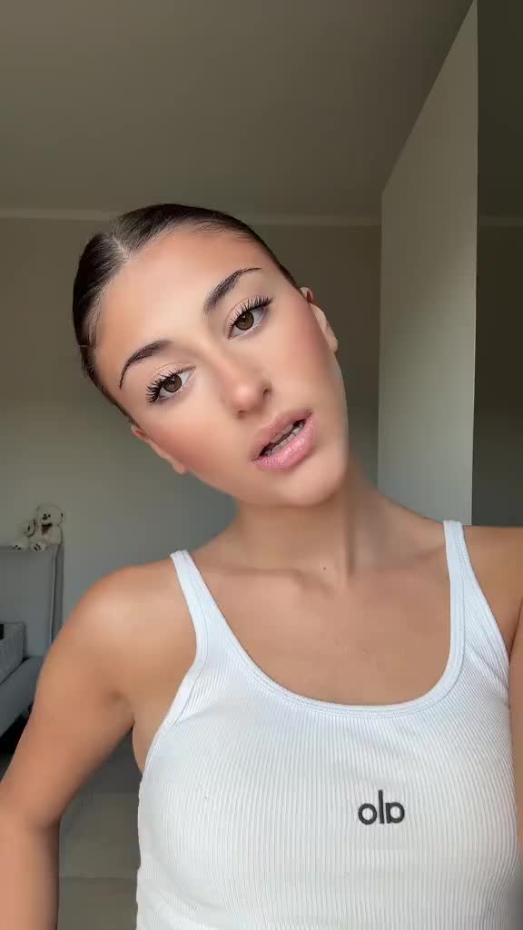 @𐙚⋆&deg; 𝗠 𝚊 𝙧 𝓉 &iota; 𝑛 𝒶.🌺⋆ᥫ᭡