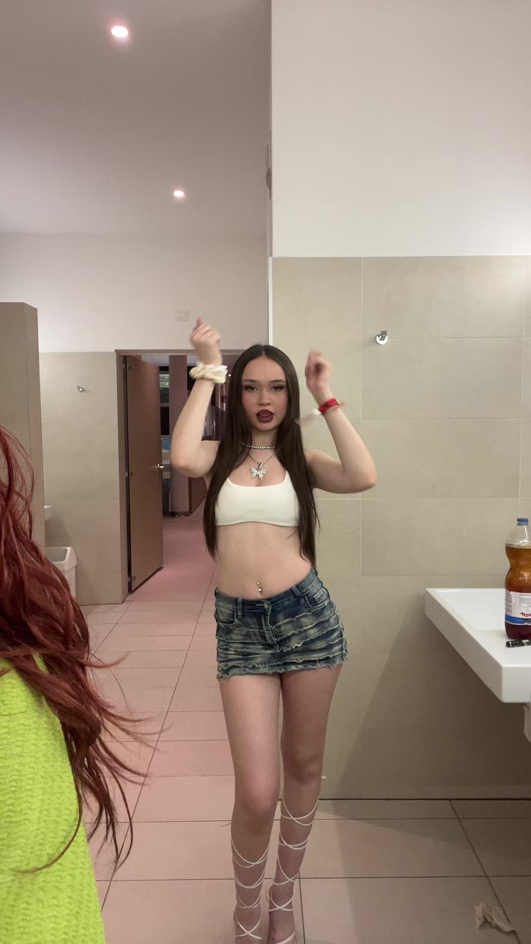 @viky🪮