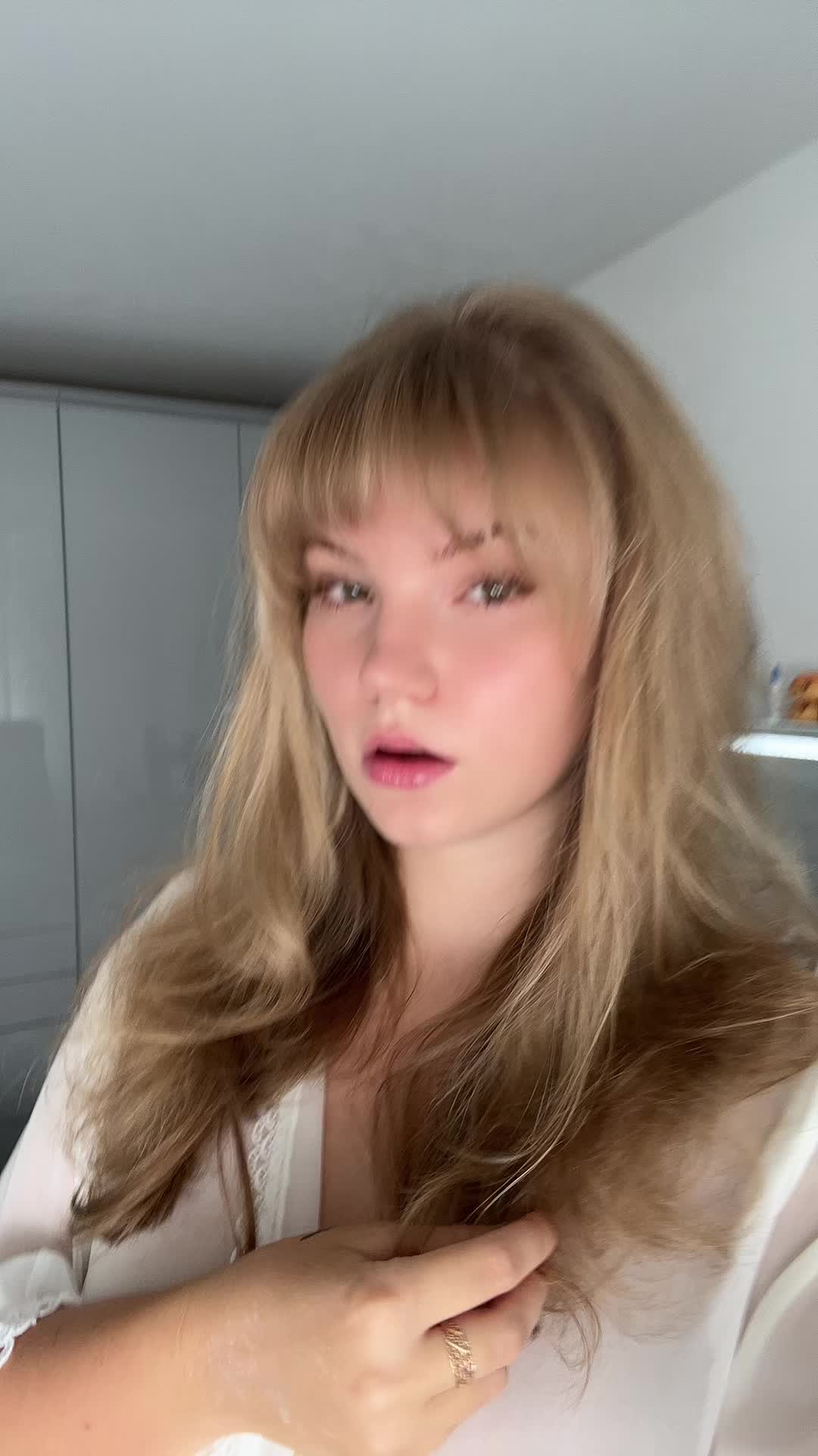 @rosy wolf