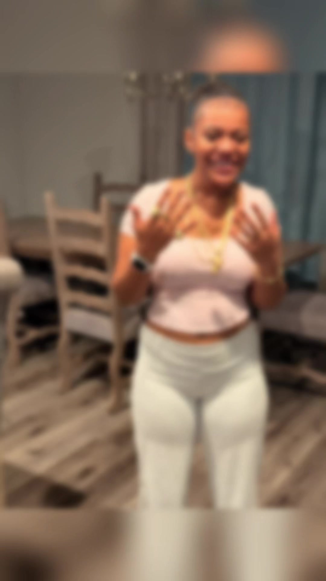 @hollyhowell04