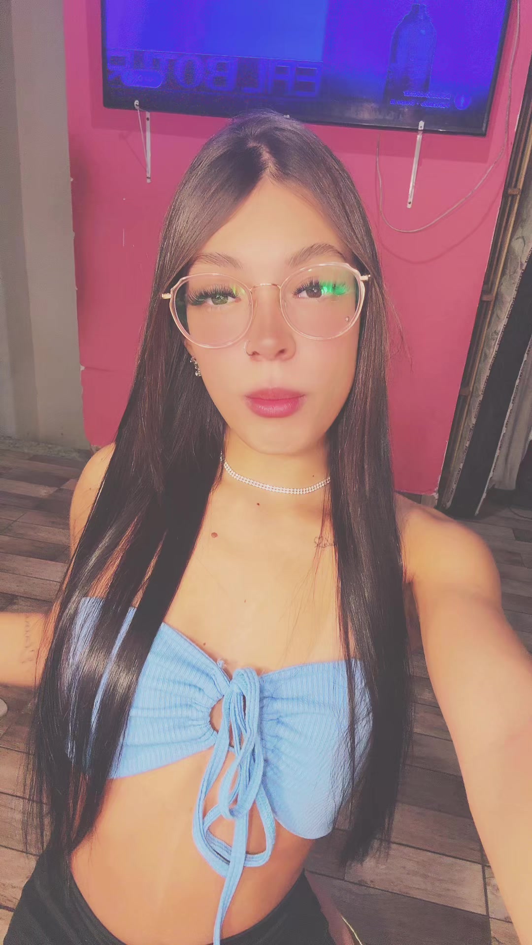 @🫦