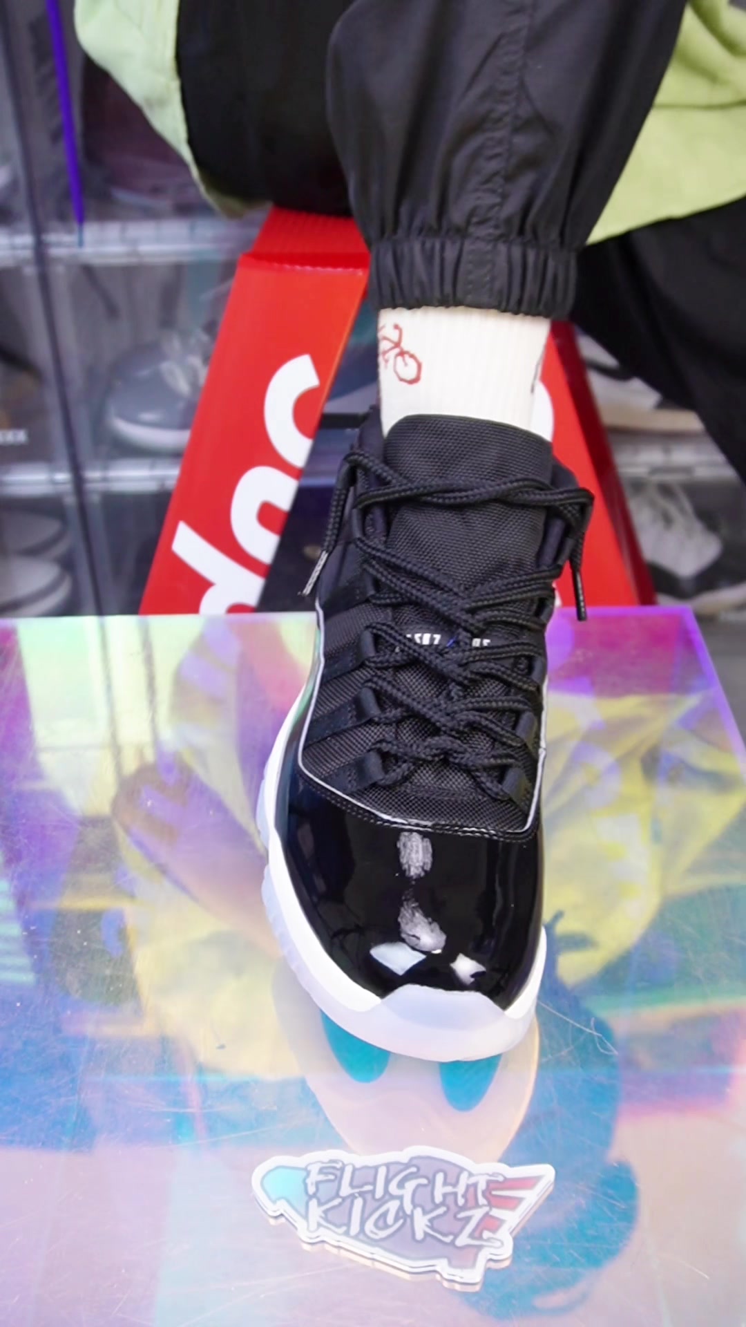 @Lacedsneaker